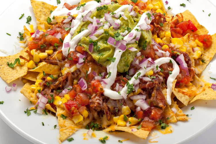 Barbecue Pulled Chicken Nachos Grande thumbnail